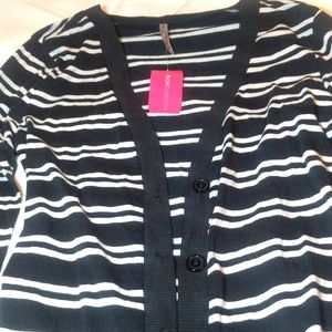 New with tags heart hips size large cardigan ladies